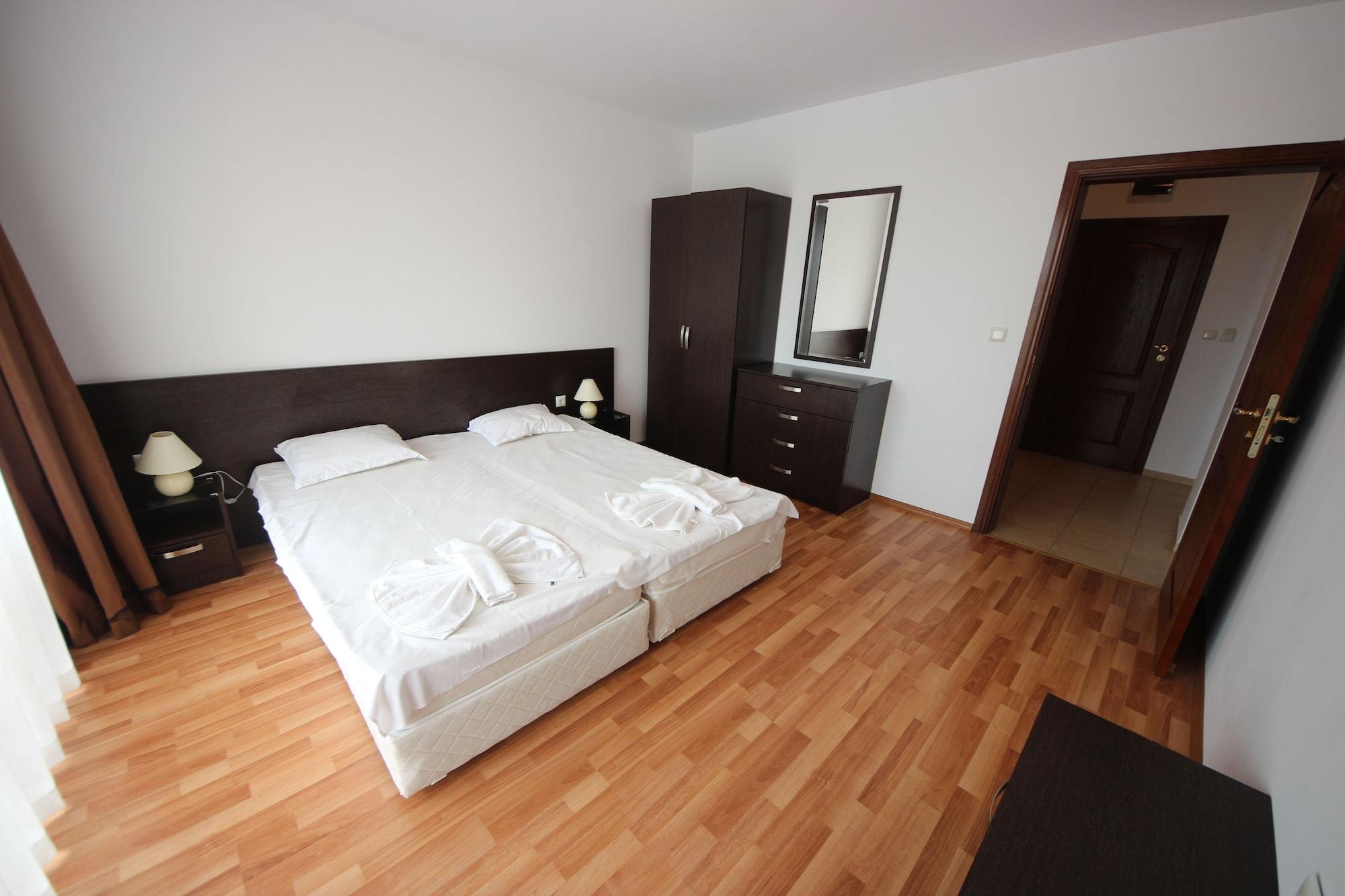 Menada Diamant Apartments Солнечный берег Экстерьер фото